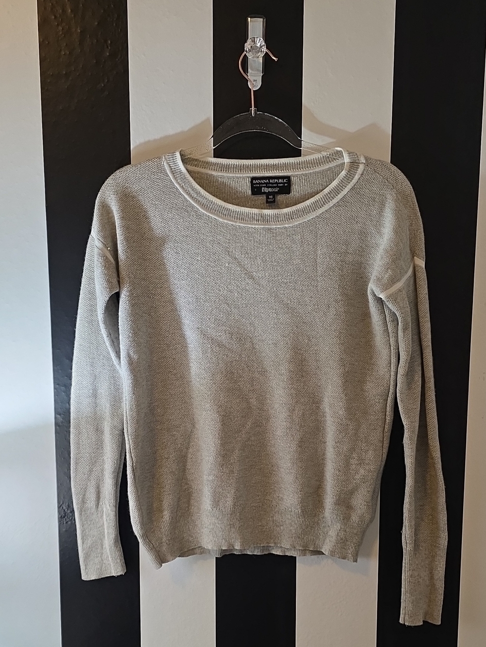 Banana Republic Light Gray Crewneck Sweater - Casual Knit